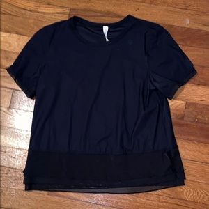 Lululemon t shirt